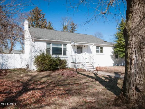 295 Roosevelt Ave, Oakhurst, NJ 07755