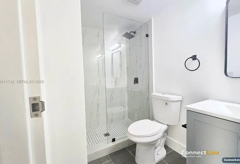 333 NW 17th Ct — Photo 4