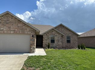 2142 N Boardwalk Ave, Strafford, MO 65757