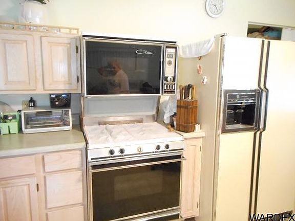 2nd image of 27944 Evans Ave