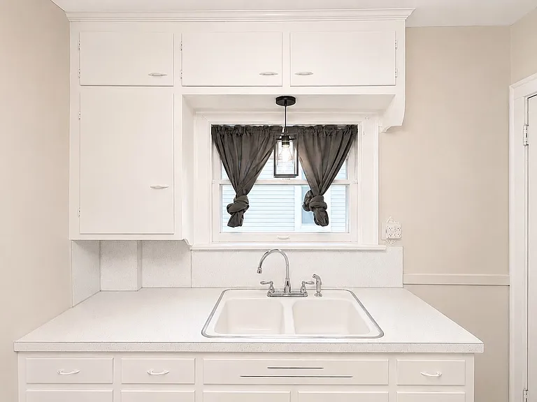 4450 Commonwealth Ave — Photo 15