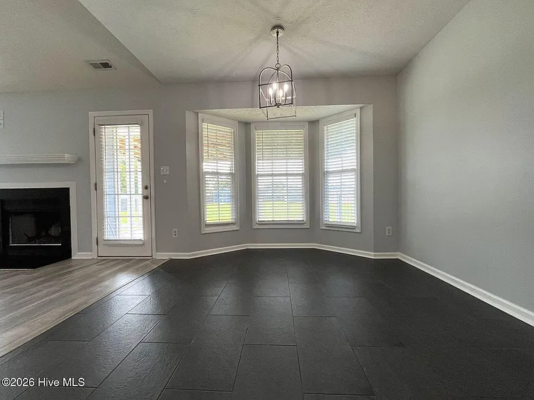 108 Chapel Hill Dr — Photo 8