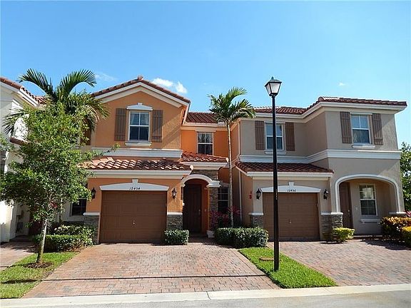 2nd image of 12456 Emerald Creek Ct