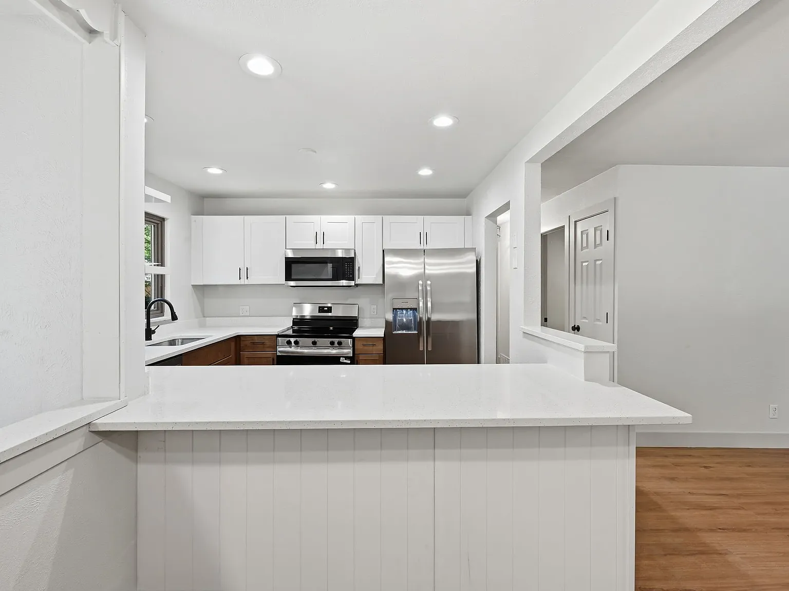 5 bed, 1800 sqft, $2,300 — Photo 4