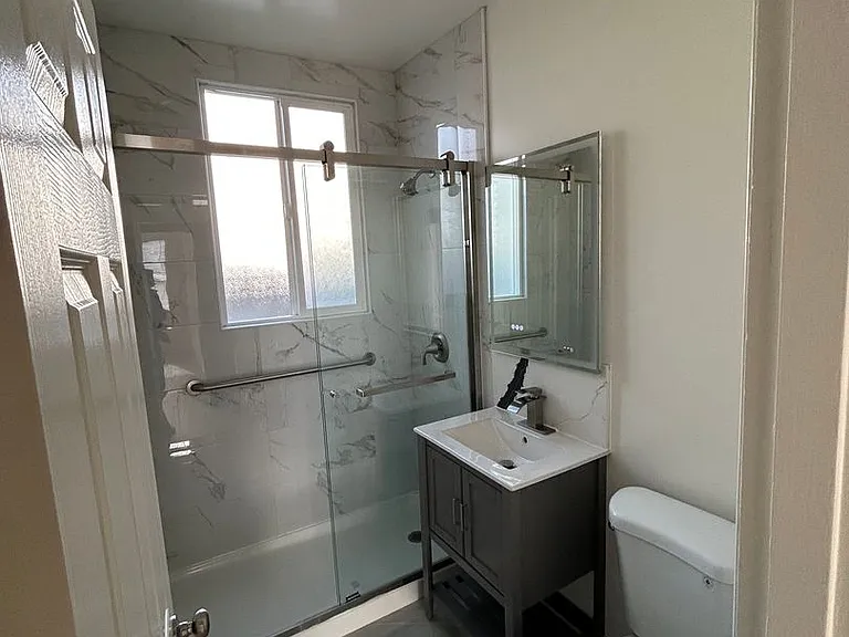 1600 Vallejo St #4 — Photo 6