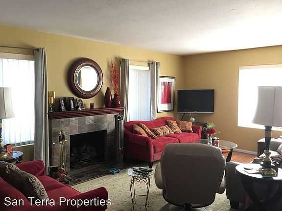 4th image of 10465 El Comal Dr