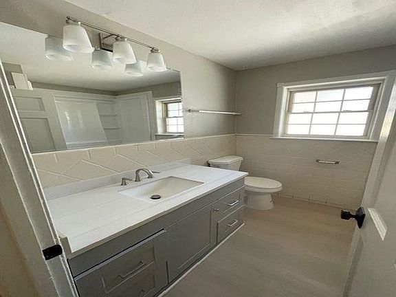 5th image of 5786 S Foxburrow Cir