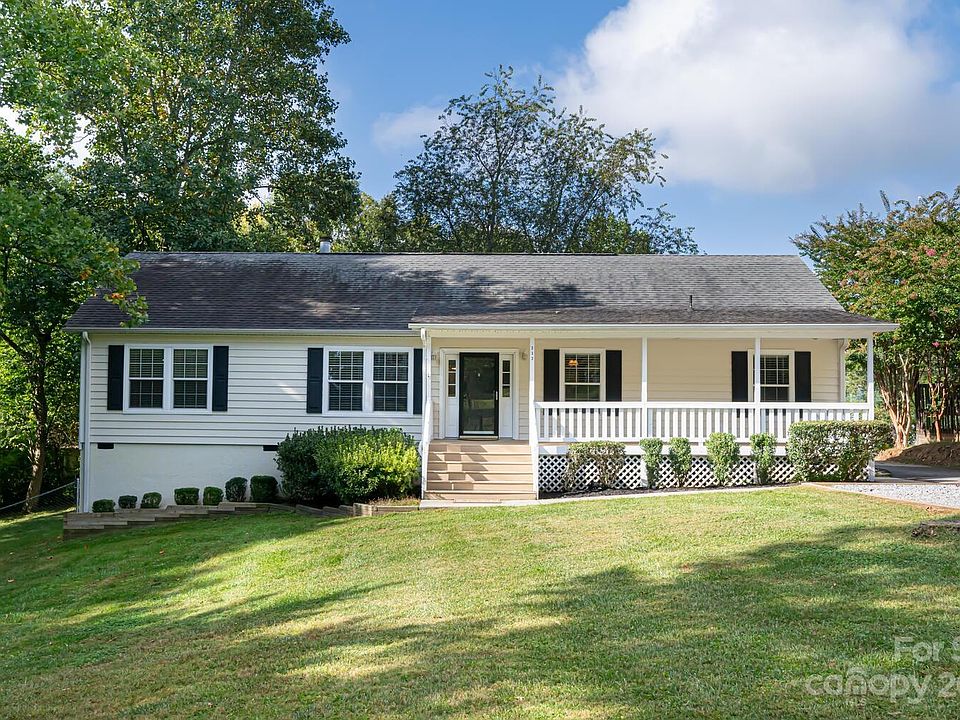 1st image of 212 Windsor Ct