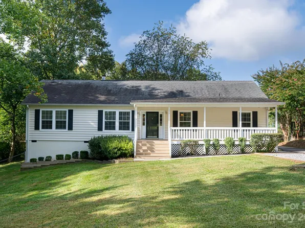 212 Windsor Ct, Hendersonville, NC 28792