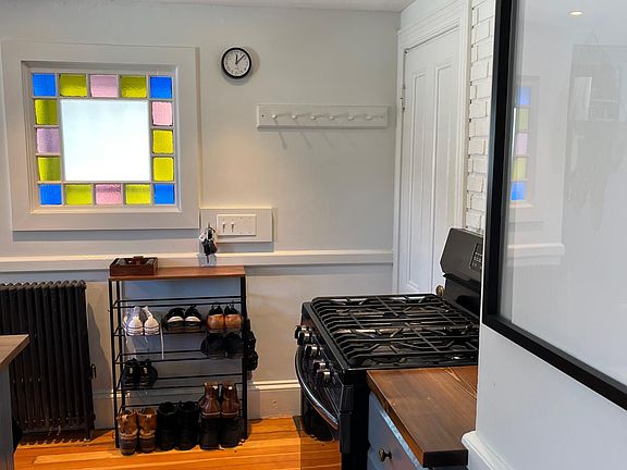 5th image of 117 Shaw Ave #2