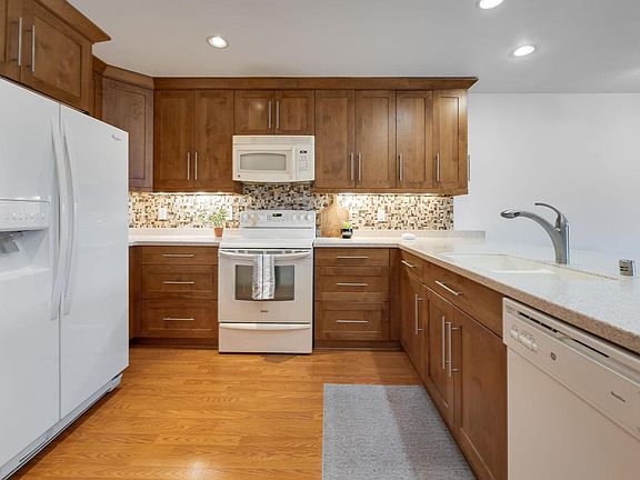 2nd image of 1600 W Green Tree ROAD #319
