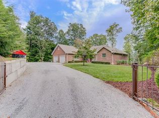 55 Corvis Ln, Flat Rock, NC 28731