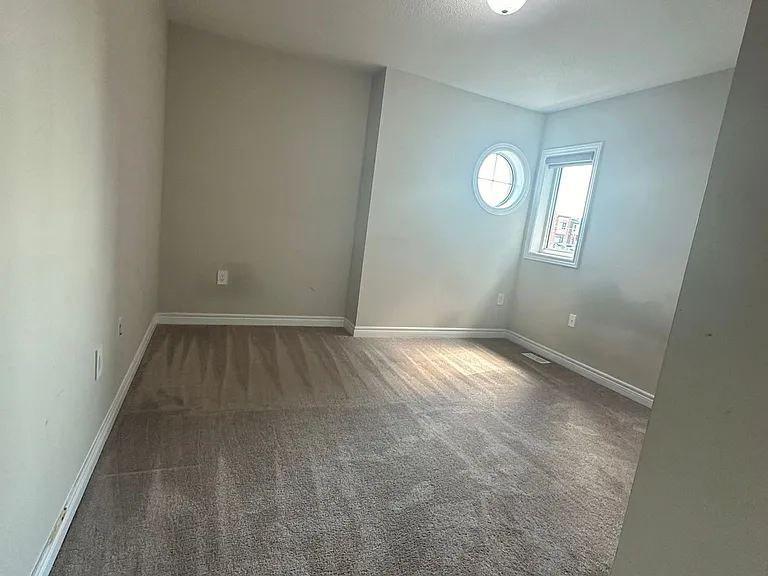 33 Pearman Cres — Photo 12