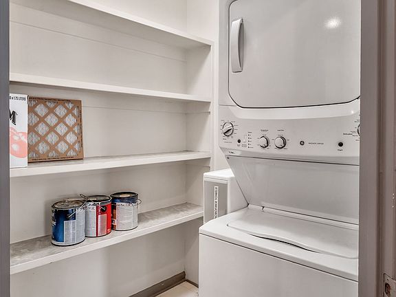 2nd image of 159 Brookview Cir
