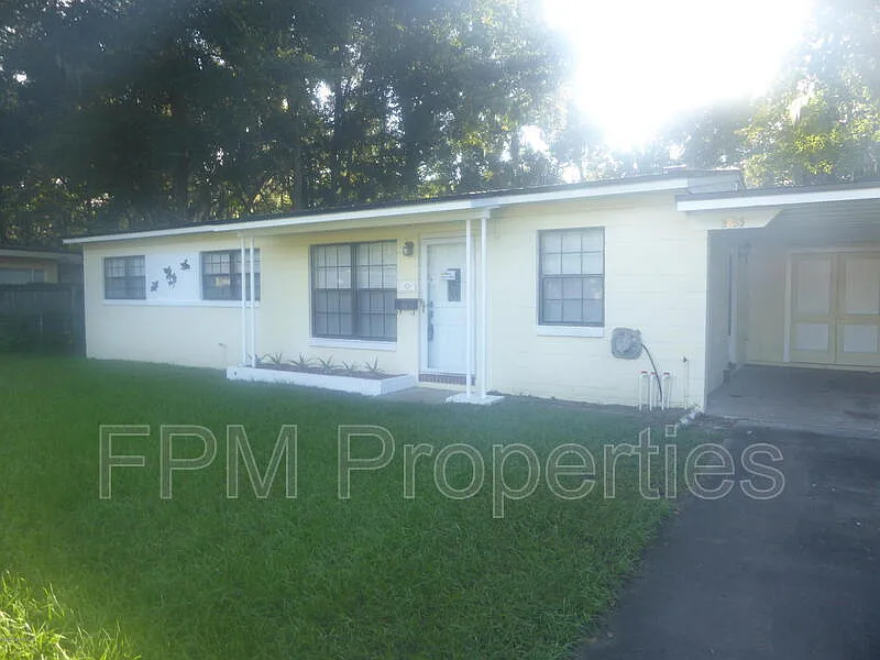 4 bed, 2.0 bath, 1545 sqft, $1,425 — Photo 2