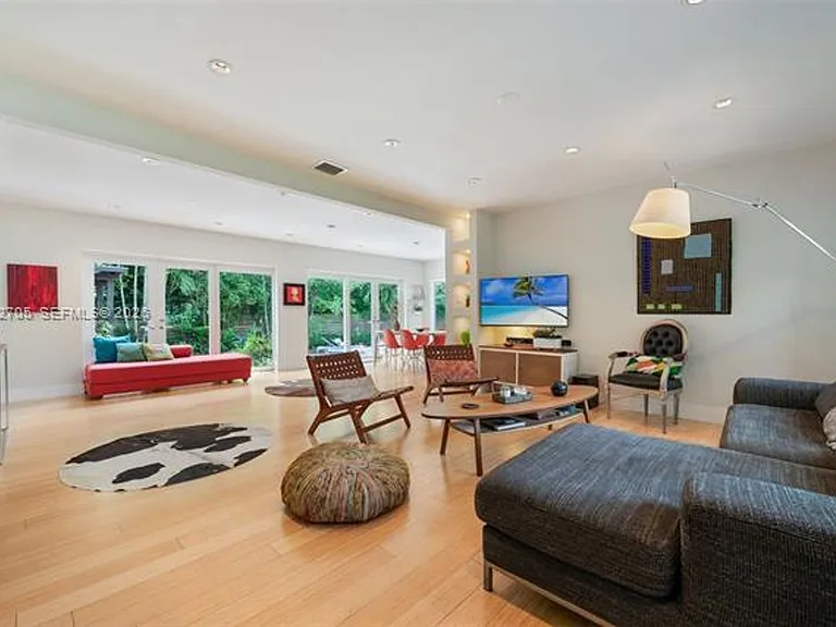5800 SW 50th Ter — Photo 12