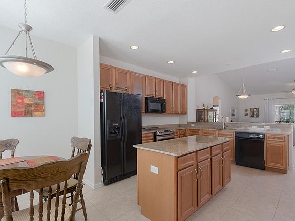3rd image of 130 Bayberry Cir Unit 1504