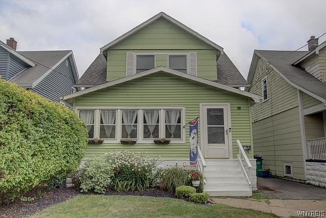 1st image of 32 Tamarack St