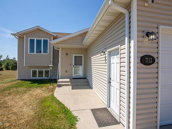 3rd image of 7112 Ashbury Cir