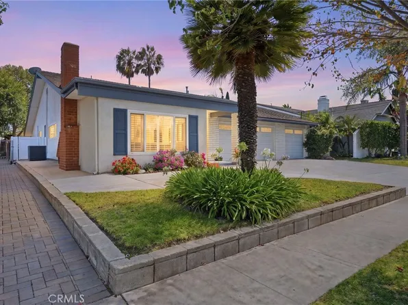 635 Plumer St, Costa Mesa, CA 92627
