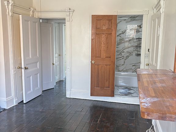 4th image of 537 Putnam Ave #2