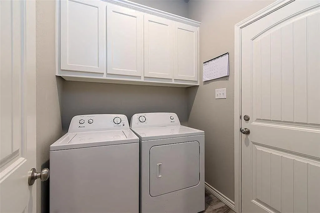 4 bed, 1764 sqft, $2,300 — Photo 3