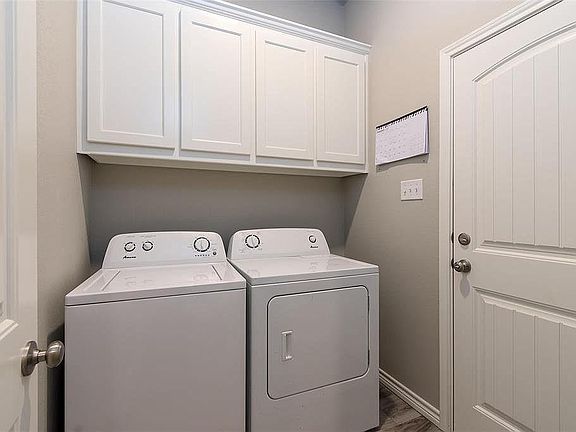 3rd image of 3308 Arrow Creek Dr