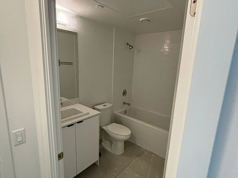 55 Duke St W #606 — Photo 8