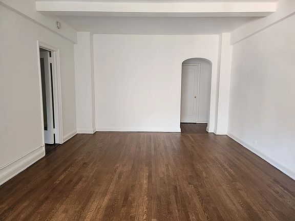 3rd image of 400 E 52nd St APT 10E