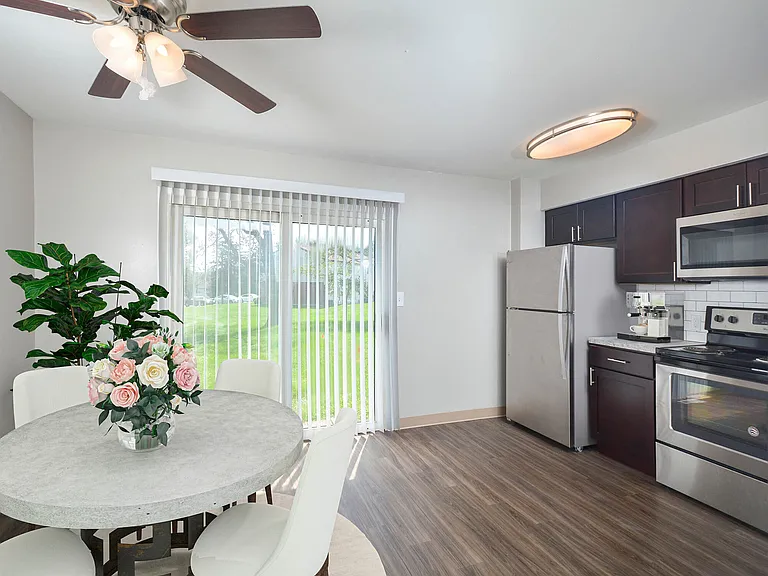 River Pointe — Photo 1