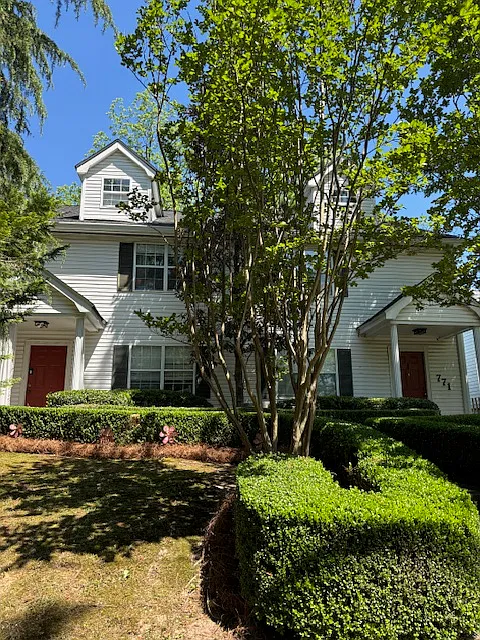4 bed, 2000 sqft, $3,100 — Photo 2