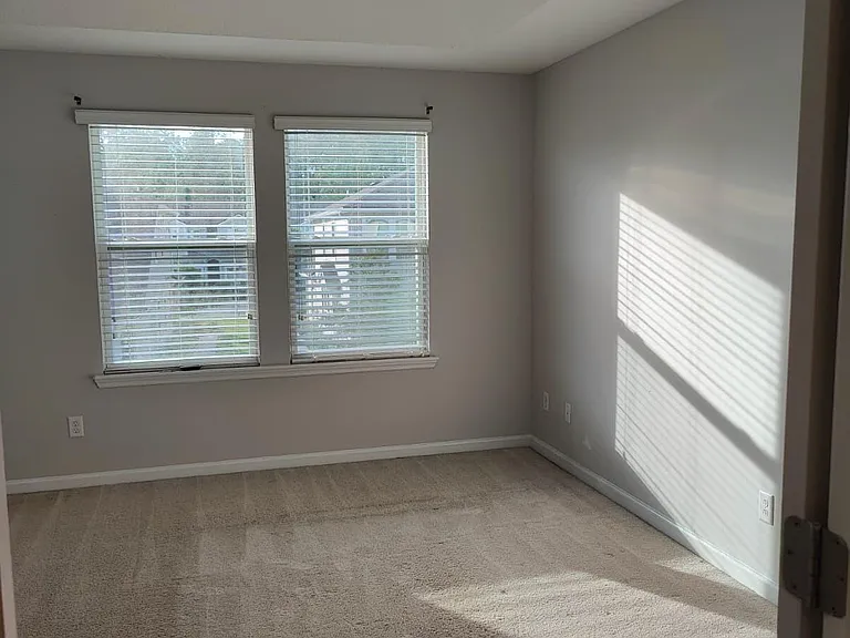 534 Richmond Dr — Photo 16