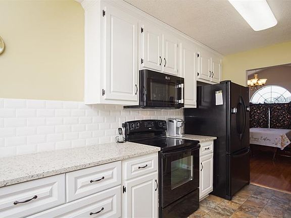 3rd image of 178 Gold Creek Dr