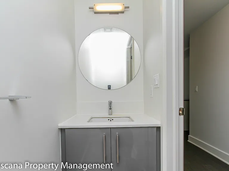 255 Bay St #1008 — Photo 13
