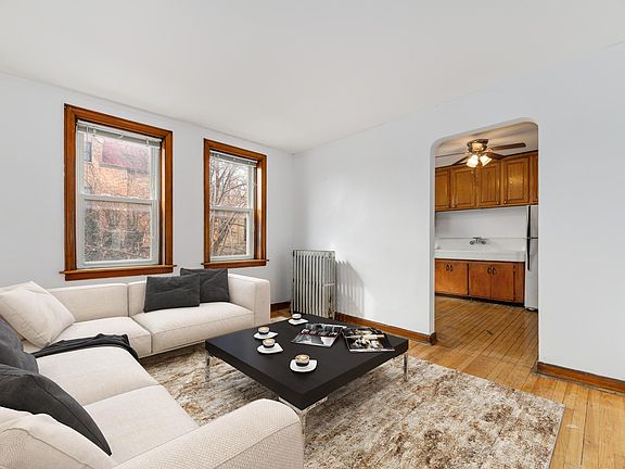 3rd image of 2150 W Shakespeare Ave APT 2R