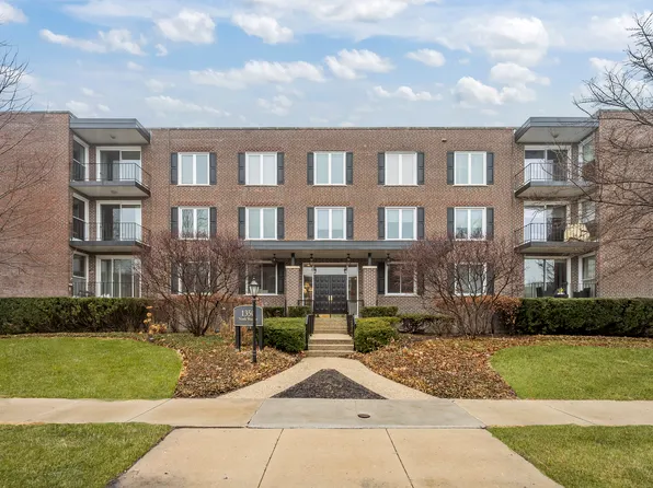 1350 N Western Ave APT 310, Lake Forest, IL 60045