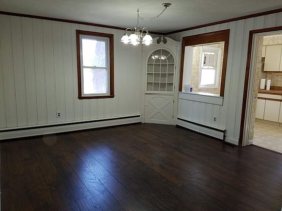 Dining room,with opening to kitchen