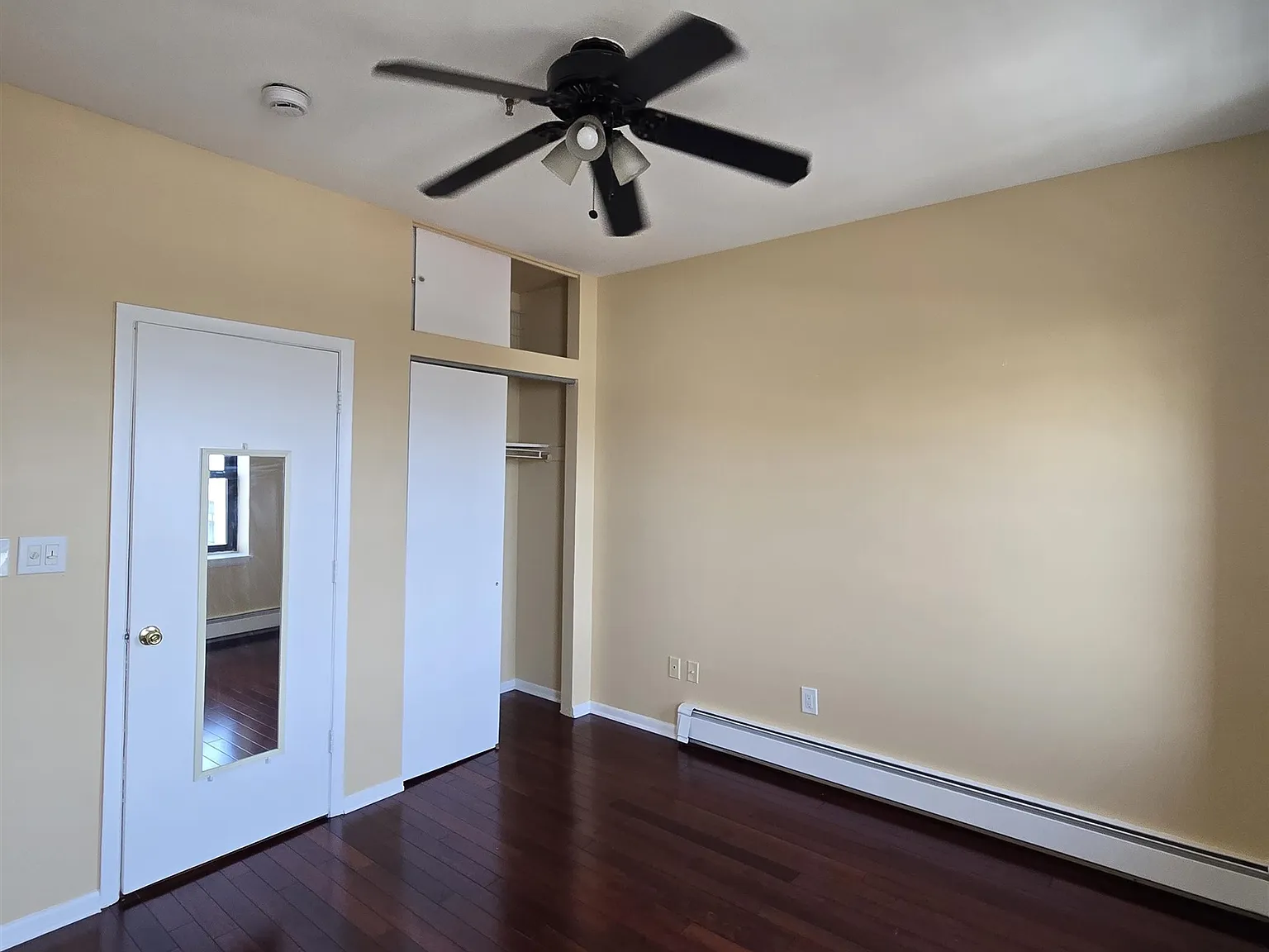 2 bed, 1.0 bath, $3,100 — Photo 2