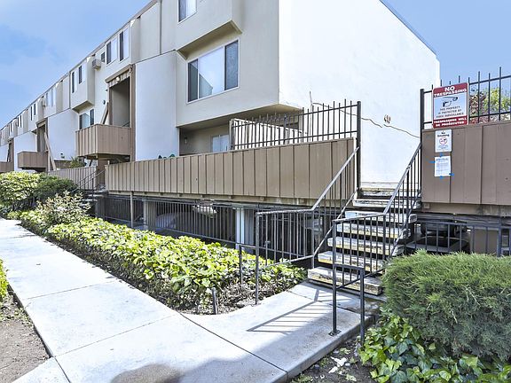 3rd image of 410 Auburn Way APT 14