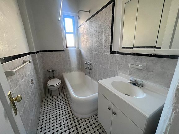 5th image of 86 Thayer St #5D