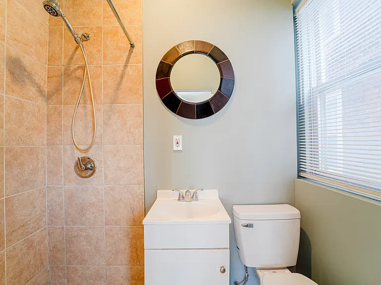 908 N 41st St #2R — Photo 9