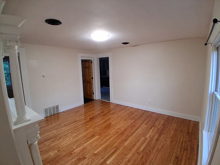 4 115th St #2R — Photo 3