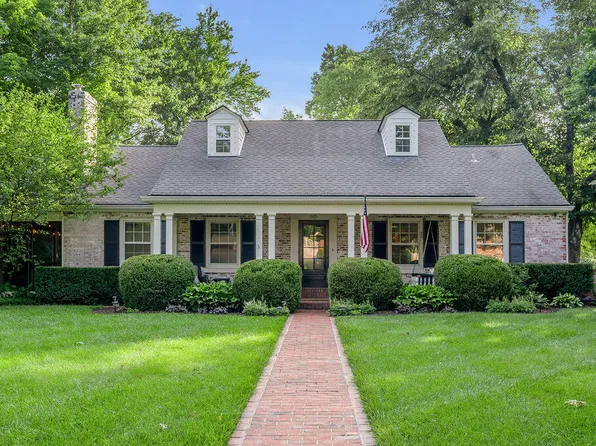 1305 Cooper Dr, Lexington, KY 40502