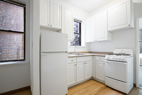 1st image of 445 E 83rd St #5W