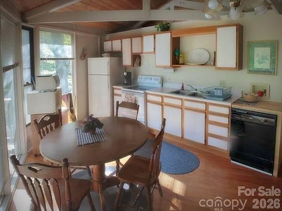 2nd image of 92 S Toe River Rd