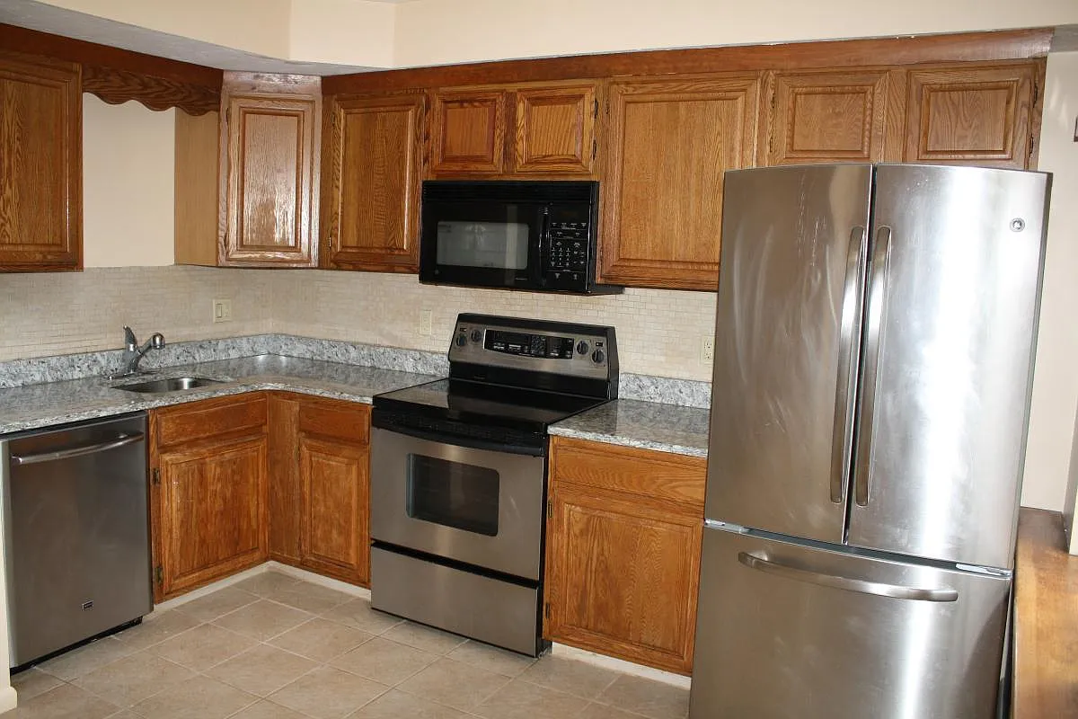 2 bed, 1500 sqft, $2,400 — Photo 3