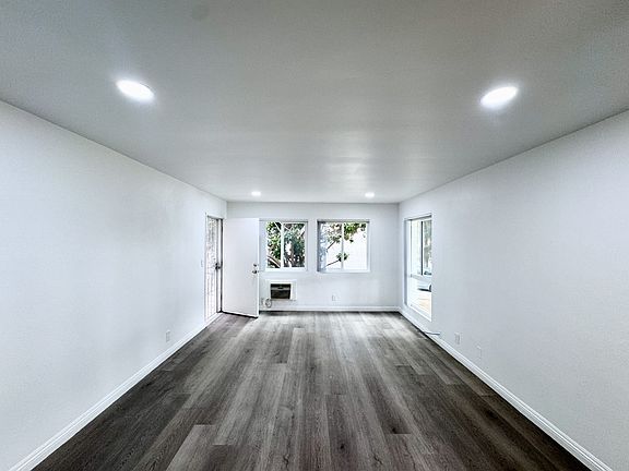 3rd image of 7622 Pickering Ave APT A