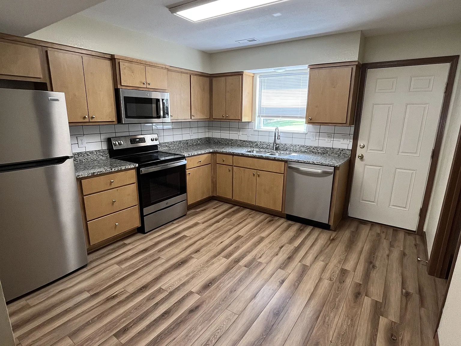 806 Foster Lane - C — Photo 4