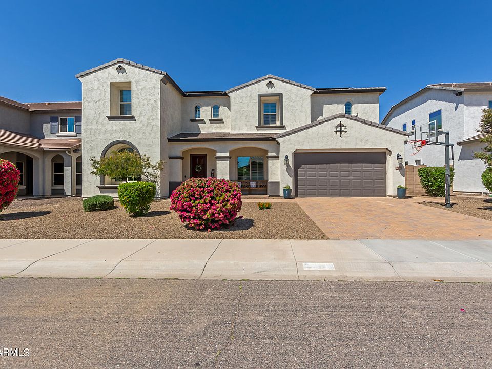 1st image of 2904 E WYATT Way