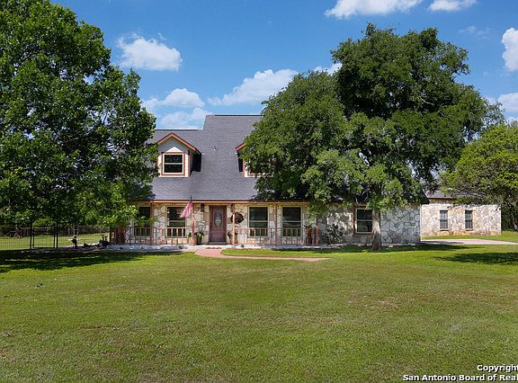 3rd image of 25107 Cedar Creek Dr